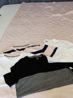 Bundle Of 4 Old Navy Short Sleeve Tees NWT